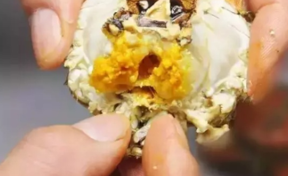 螃蟹哪些部位不能吃图解 螃蟹怎么吃图解