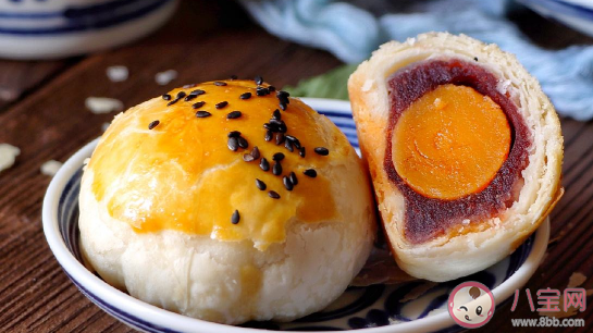 蛋黄酥为什么会破酥  蛋黄酥破酥是什么原因