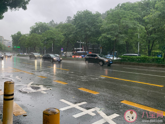 2020下暴雨微信朋友圈说说 下暴雨心情感言句子