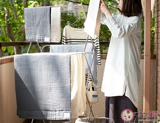 除湿袋里面的水是哪里来的 除湿袋真的有用吗