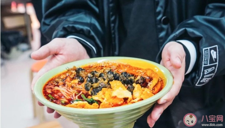 妈妈眼中的你吃螺蛳粉是什么样的 螺丝粉到底有多好吃