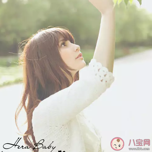 抖音别的女孩全都笑颜如花歌曲叫什么名字  别的女孩都别的女孩全都笑颜如花歌词