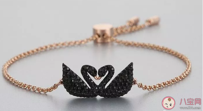 施华洛世奇项链掉色怎么回事 为什么施华洛世奇项链会掉色