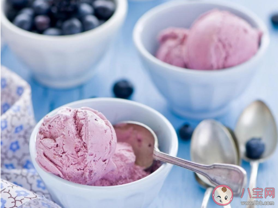 吃冰淇淋发朋友圈文字说说 吃冰淇淋的朋友圈心情说说分享