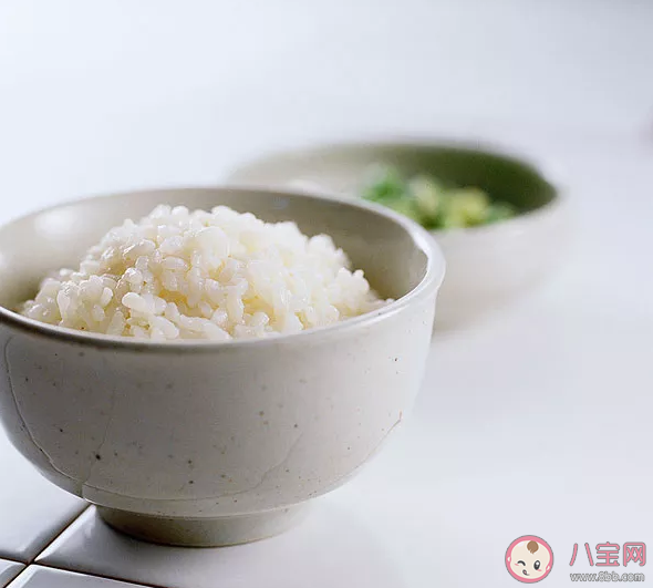 一岁宝宝能不能吃米饭 过早给宝宝吃米饭有什么危害