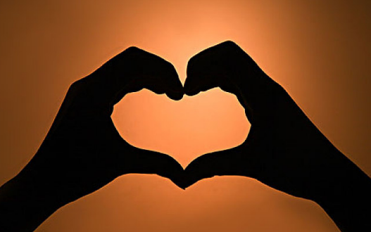 男生真正爱上一个人的表现 男生爱上一个女生的表现 男生真正爱上一个人的表现 男生爱上一个女生的表现