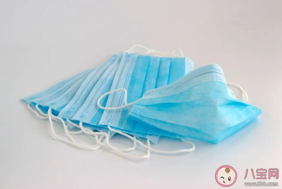 白色口罩易引发皮肤问题吗 白色口罩和蓝色口罩的区别是什么