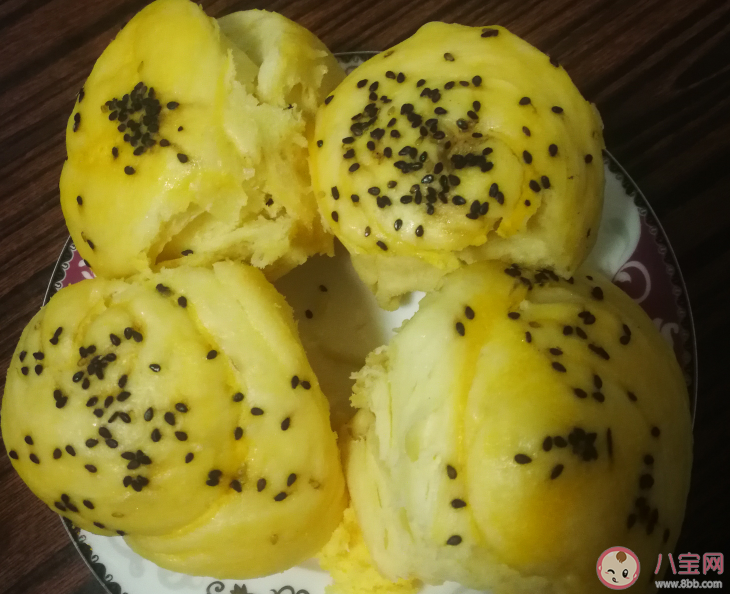 在家做面包说说句子 关于在家做面包的心情