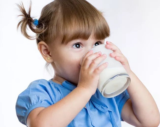 哪些牛奶不是真正的牛奶 牛奶要怎么样喝才有营养