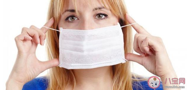 戴白色口罩为什么容易引起皮肤问题 夏季戴口罩应该如何护肤 戴白色口罩为什么容易引起皮肤问题 夏季戴口罩应该如何护肤