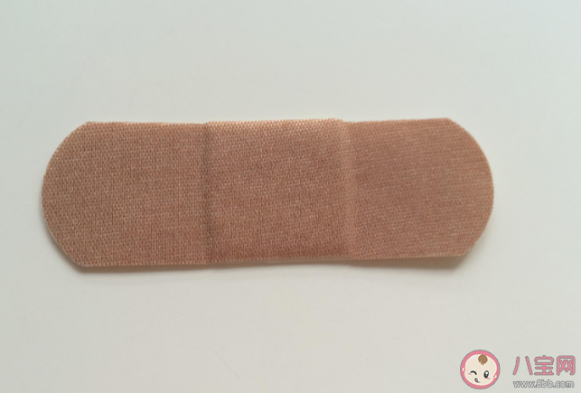 蚂蚁庄园4月26日答案：用创可贴包扎伤口时是缠得越紧越好吗 