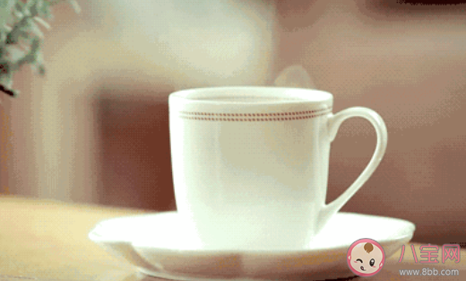 白开水放凉后有致癌物吗 隔夜水不能喝科学吗 白开水放凉后有致癌物吗 隔夜水不能喝科学吗