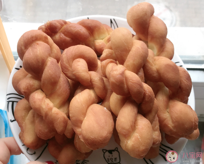 自己做的麻花说说句子 自己炸麻花说说朋友圈