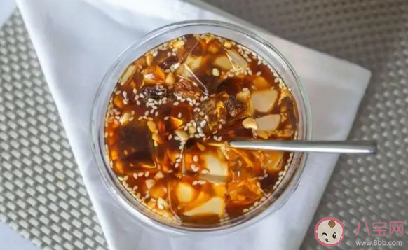 红糖冰粉的有什么简单好操作的做法 红糖冰粉的做法窍门