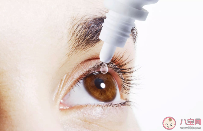 眼药水可以直接滴在眼球上吗 滴眼药水的正确做法是什么