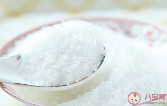 鸡精跟味精比哪个健康一点 吃味精对人有危害吗 鸡精跟味精比哪个健康一点 吃味精对人有危害吗