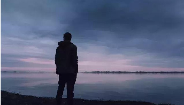 男生缺乏安全感的表现有什么 男生为什么会缺乏安全感