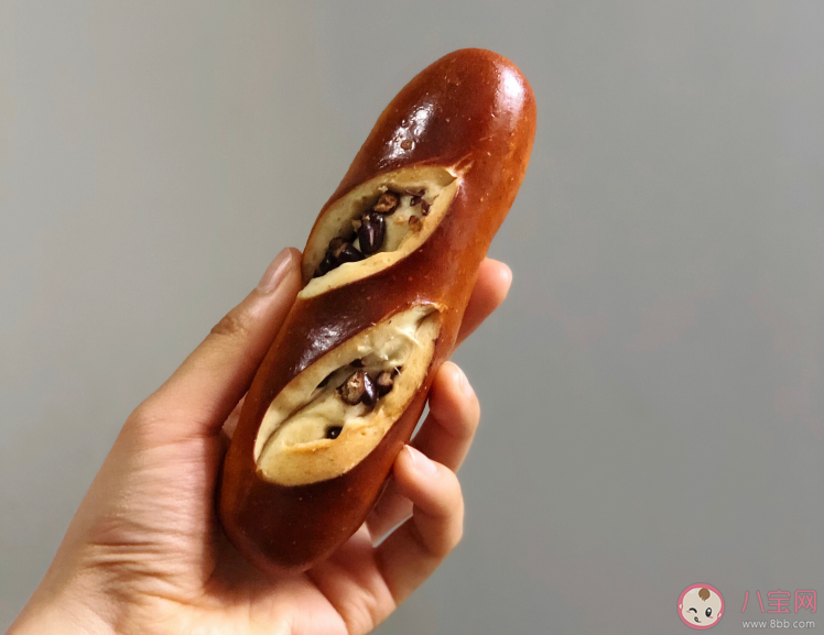 在家做面包说说句子 关于在家做面包的心情