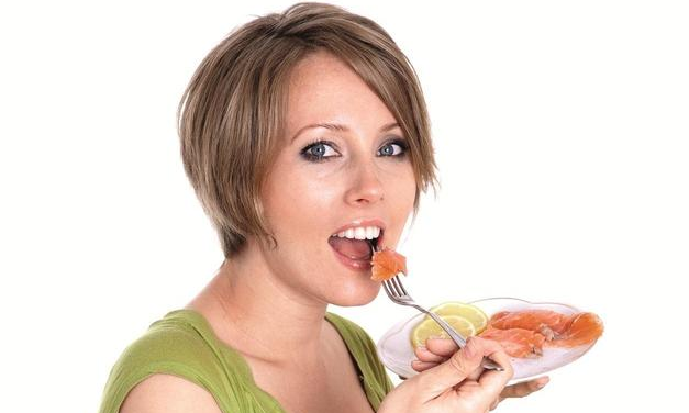 妇吃鱼有助于降低早产风险吗 孕妇吃鱼的好处