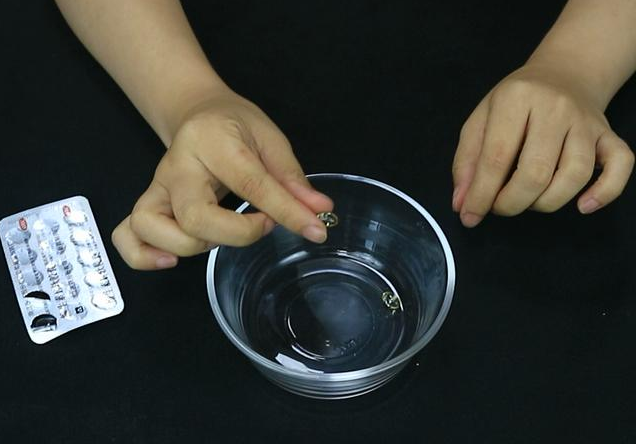 脂肪粒是怎么形成的 如何祛除眼睛周围脂肪粒