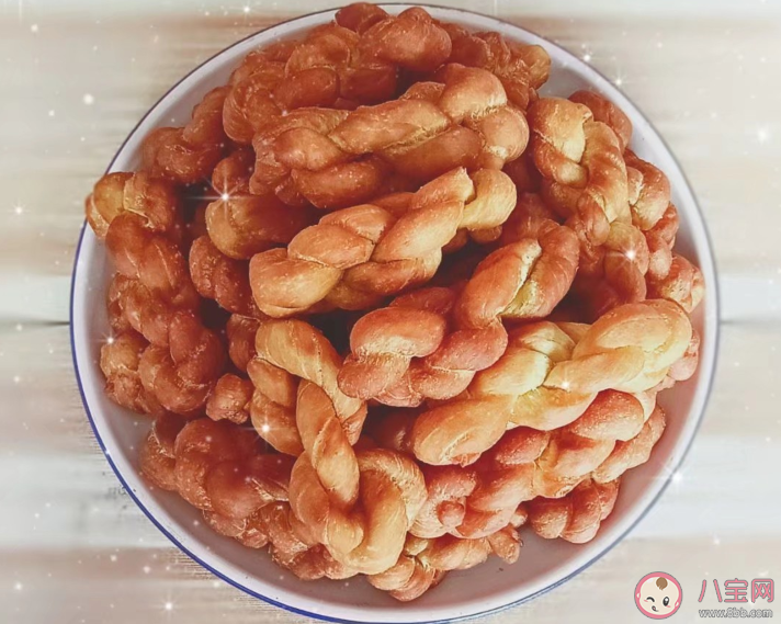 自己做的麻花说说句子 自己炸麻花说说朋友圈