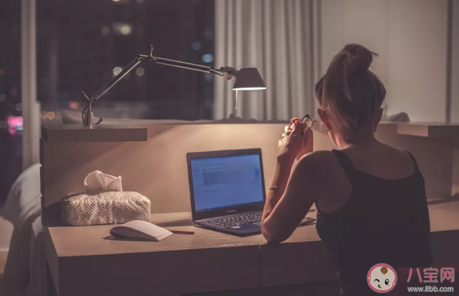 别人和我熬夜的区别是什么 单身和别人熬夜有什么不同