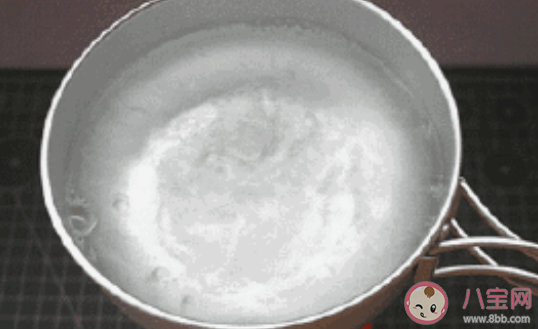 白开水放凉后有致癌物吗 隔夜水不能喝科学吗 白开水放凉后有致癌物吗 隔夜水不能喝科学吗