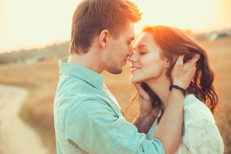 我凭什么谈恋爱排比句 我凭什么谈恋爱啊不同职业排比 