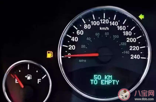 汽车加完油油灯还亮咋回事 加满油后为什么发动机灯会亮 汽车加完油油灯还亮咋回事 加满油后为什么发动机灯会亮