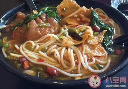 第一次吃螺蛳粉怎么发朋友圈 第一次吃螺蛳粉心情感慨 第一次吃螺蛳粉怎么发朋友圈 第一次吃螺蛳粉心情感慨