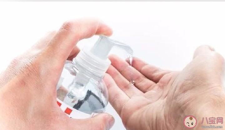 免洗洗手液用完要冲水吗  用免洗洗手液还需要洗手吗