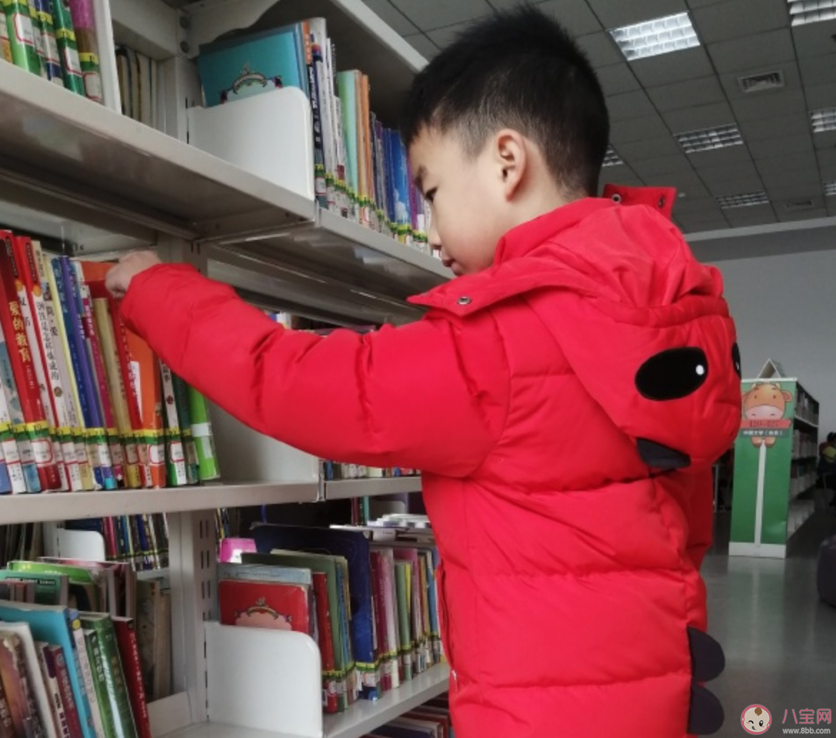 陪孩子图书馆读书的心情说说 陪孩子图书馆看书发朋友圈说说