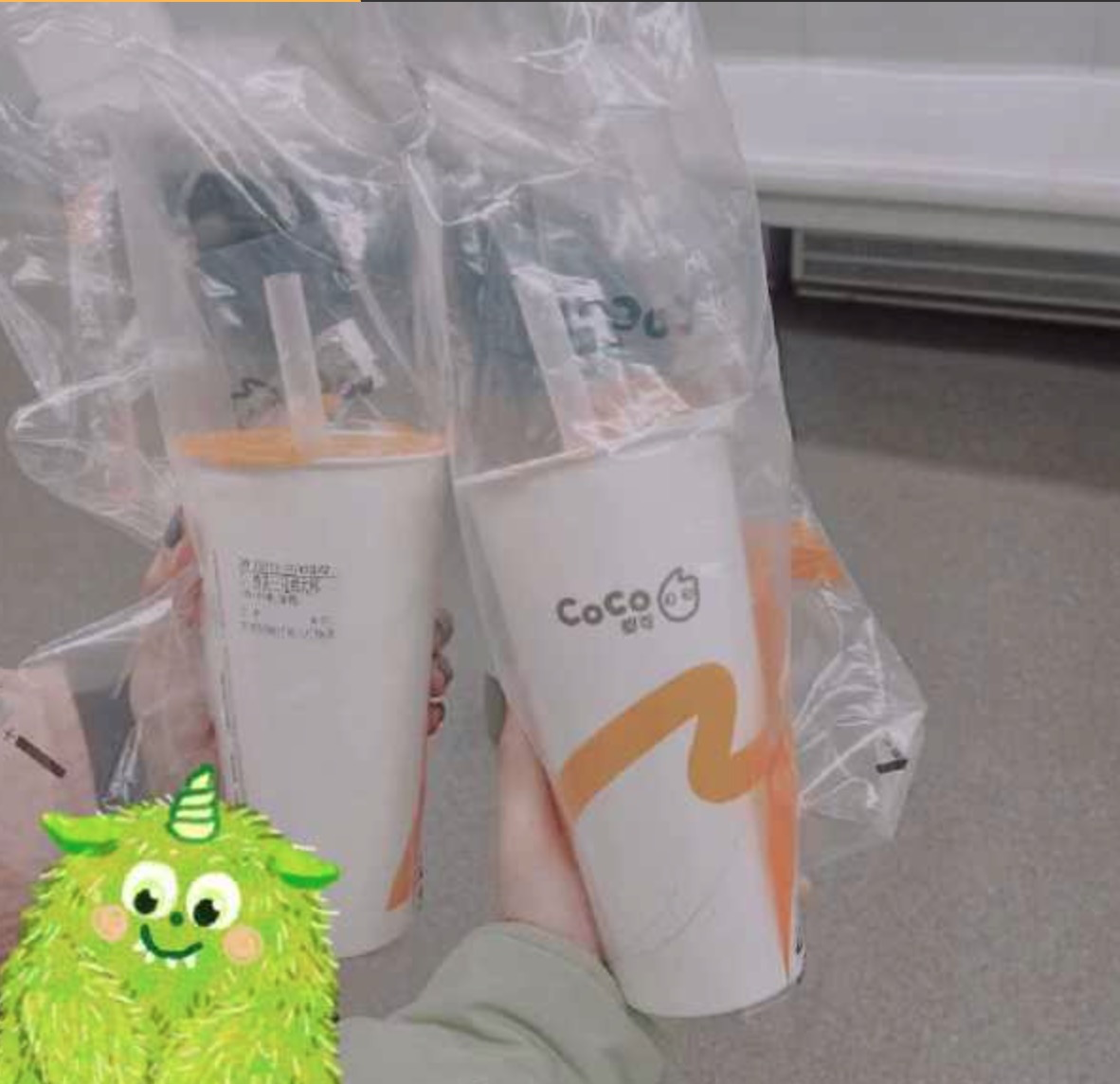 终于喝到奶茶心情说说 终于喝到奶茶发朋友圈句子。