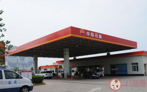 汽车在加油站加油要不要熄火  为什么汽车在加油站要熄火