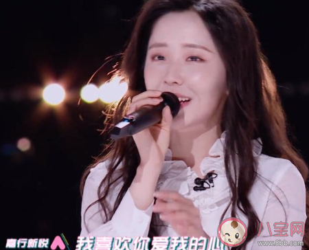 喜欢你给我你的外衣是什么歌 我喜欢这样看着你什么歌