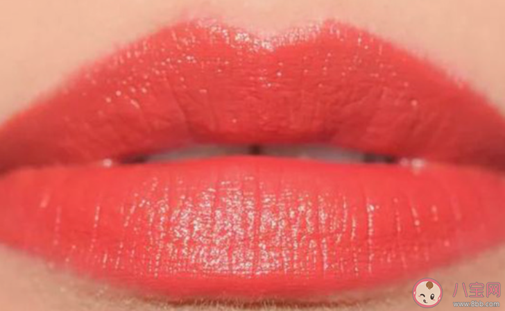 枫叶红口红适合什么肤色使用 枫叶红口红好用吗