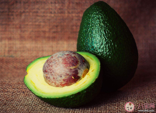 牛油果买回来是硬的怎么办 牛油果切开了还很硬怎么办