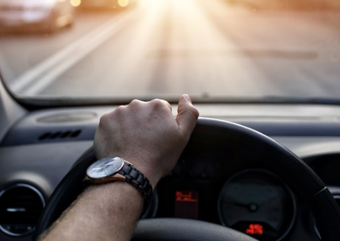 第一次开车上路的搞笑说说 第一次开车上路的心情感悟