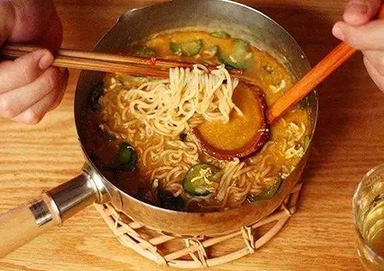 中国人吃掉全球近四成方便面是真的吗 方便面为什么这么受欢迎