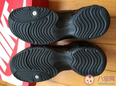 篮球鞋碳板有什么用 篮球鞋碳板硬吗