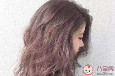 自己染发后冲洗可以用洗发水吗 染完发洗头用洗发水吗