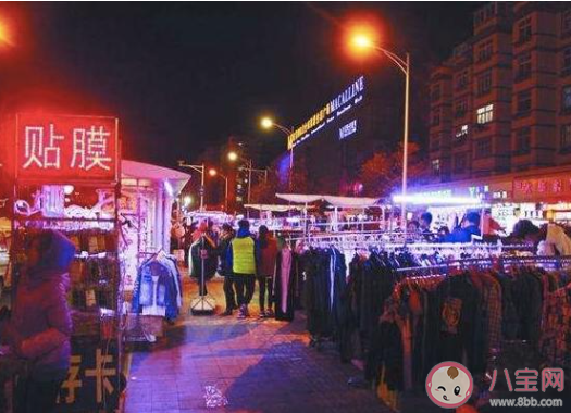 摆地摊卖什么容易赚钱 地摊在哪里摆人最多挣钱快 摆地摊卖什么容易赚钱 地摊在哪里摆人最多挣钱快