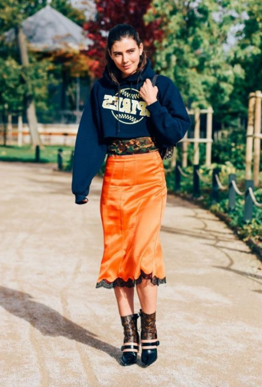 秋冬卫衣怎么搭配好看时尚 2019卫衣穿搭指南技巧