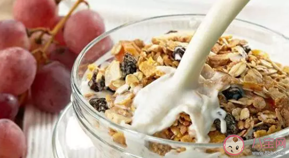 燕麦的热量很高为什么还能减肥 吃燕麦片的禁忌有哪些 燕麦的热量很高为什么还能减肥 吃燕麦片的禁忌有哪些