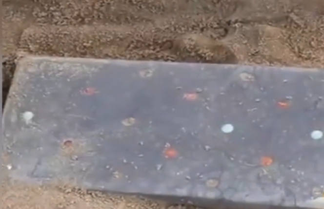 2100年前古墓发现像iPhone文物是什么情况 古墓发现像iPhone文物是什么东西 2100年前古墓发现像iPhone文物是什么情况 古墓发现像iPhone文物是什么东西