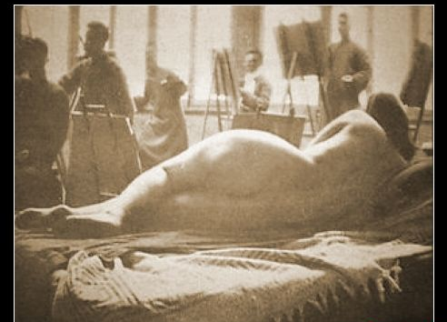 美术院校示范人体写生引争议 人体写生到底该不该存在课堂