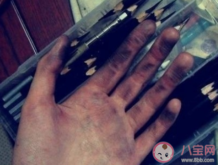 你眼中的艺体生是什么样子的 艺体生会比文化生轻松吗