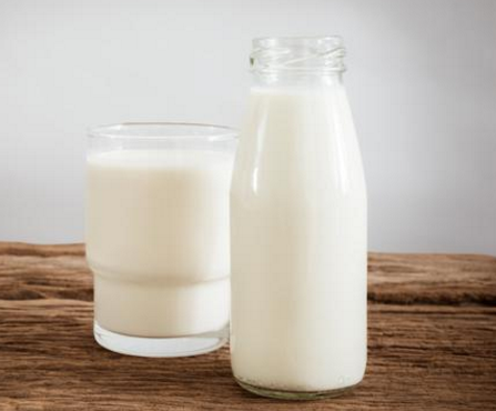 女性喝牛奶还是喝豆浆好 女人喝牛奶和豆浆有有什么区别