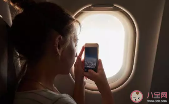 如何在飞机上拍出好看的照片 飞机上拍照注意事项