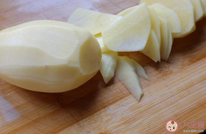 土豆发芽了还能吃吗 土豆有一块绿色还能吃吗